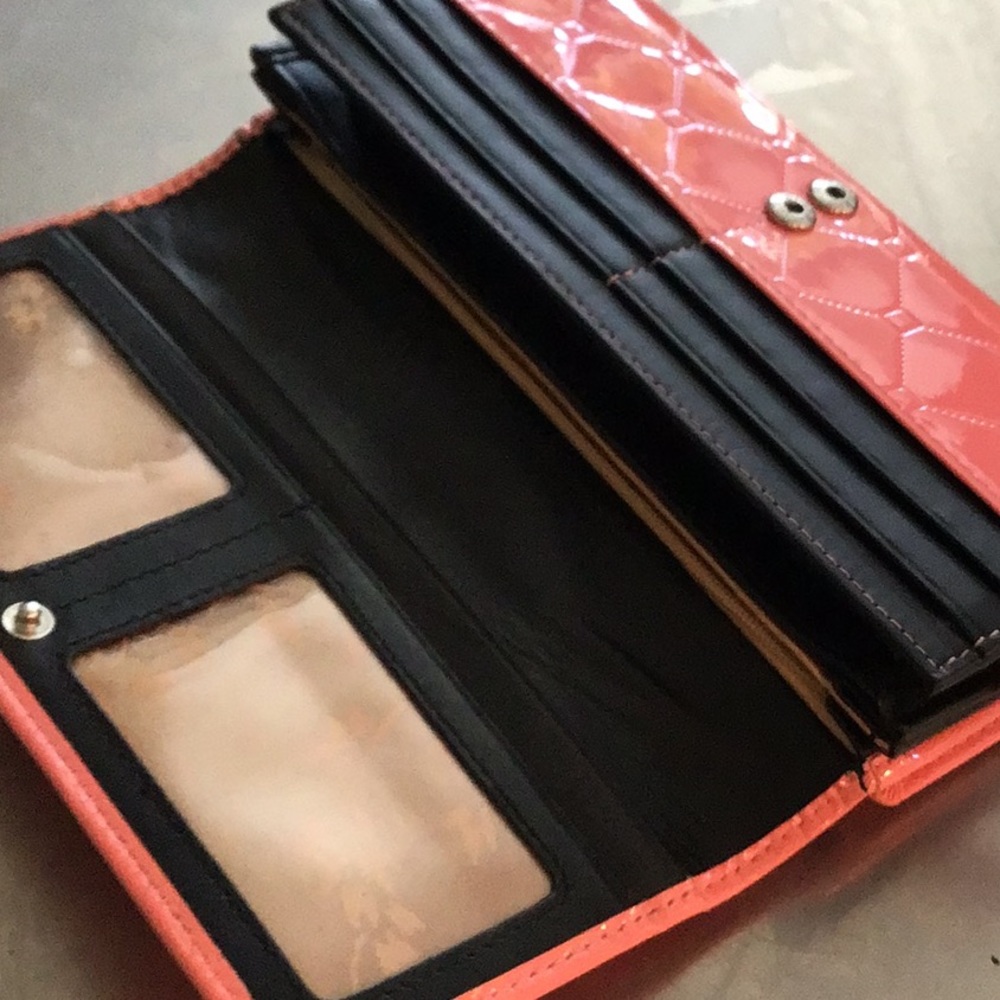 Bravo, pink genuine leather full rfid blocking wallet. Tons of card/$ storage.